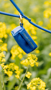 Dunkelblaue Hundekotbeutelhalter