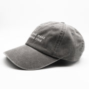 Graue Denim-Cap - Dogs & Wine Make Everything Fine 