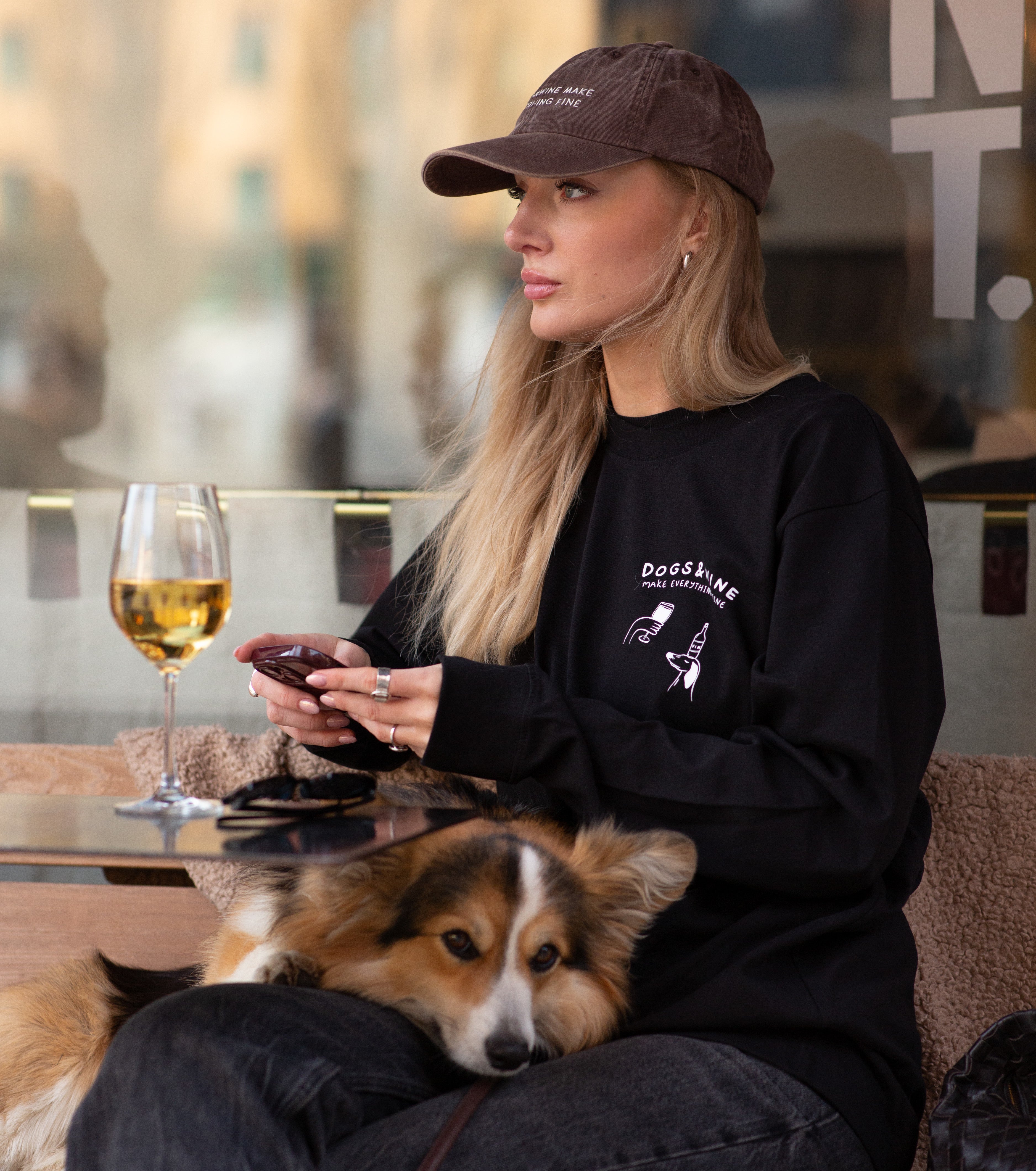 Schwarzes Langarm-T-Shirt - Dogs & Wine Make Everything Fine